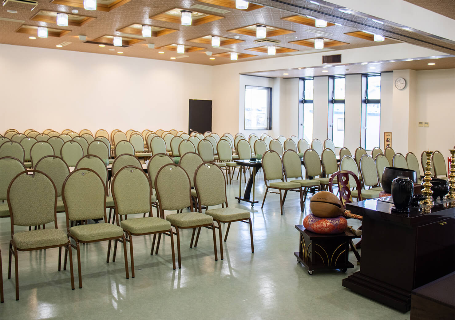 ご葬儀の規模に応じて式場を選べます