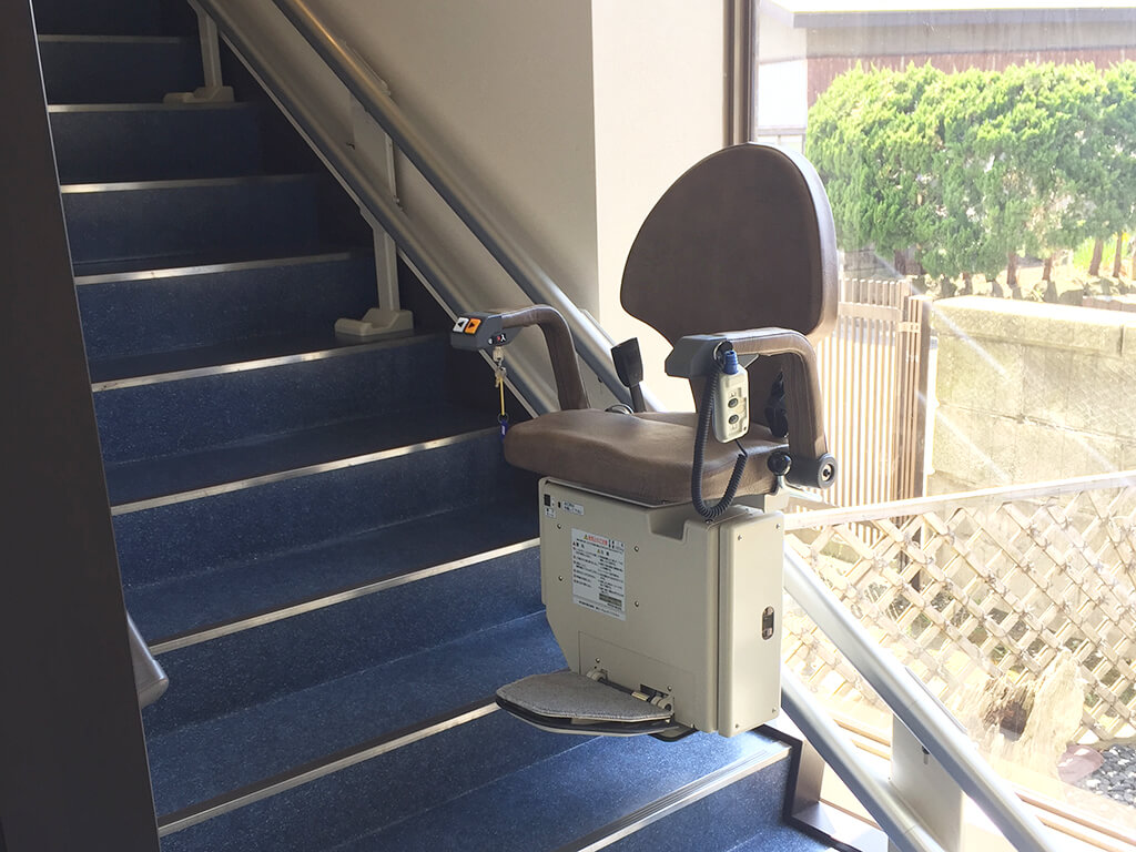 いす式階段昇降機2